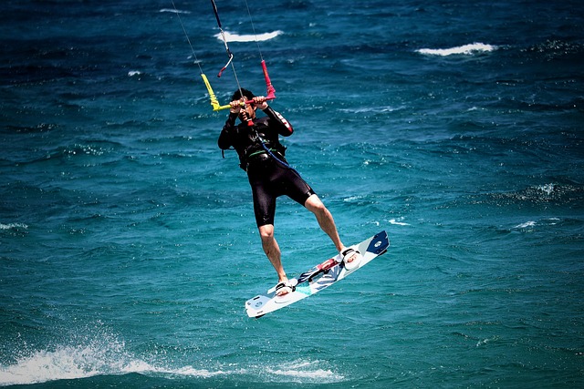 Kitesurfing for begyndere: En guide til din allerførste lektion